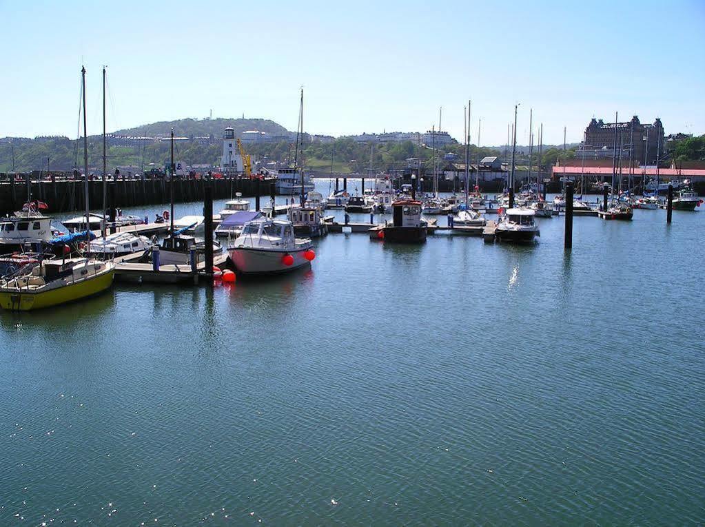 Marine View Guest House Scarborough Buitenkant foto